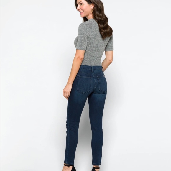 BNWT Joe’s Jeans Mid Rise Skinny Jean! - Picture 3 of 9
